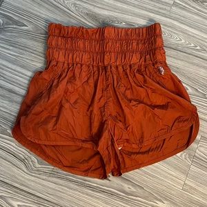 HIGH WAIST FREE PEOPLE MOVEMENT SHORTS